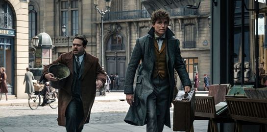 Ο Eddie Redmayne επιστρέφει στον μαγικό κόσμο της J. K. Rowling