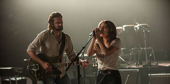 Ο Bradley Cooper μπορεί και να τραγουδήσει στο trailer του A Star is Born