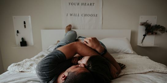 Οι τρεις στάσεις σεξ που θα σε φέρουν πιο κοντά με το σύντροφό σου