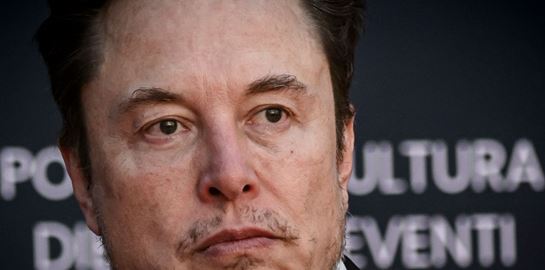 O Elon Musk αισθάνεται κακοπληρωμένος στην τοποθεσία Tesla