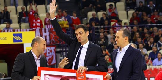 Δικαστική νίκη των αδερφών Αγγελόπουλων κατά του θείου τους, Θεόδωρου