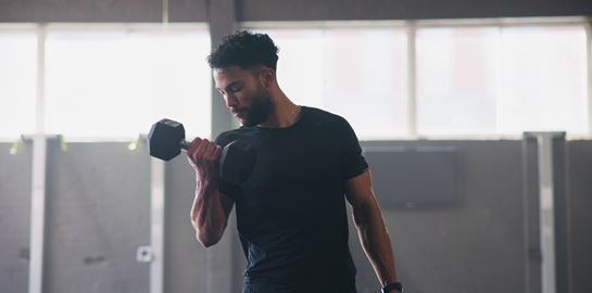 Ποιες ασκήσεις στο γυμναστήριο δεν σε βοηθάνε να χτίσεις μυς