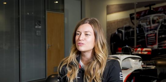 Laura Mueller: Αυτή είναι η πρώτη γυναίκα επικεφαλής μηχανικός στην F1