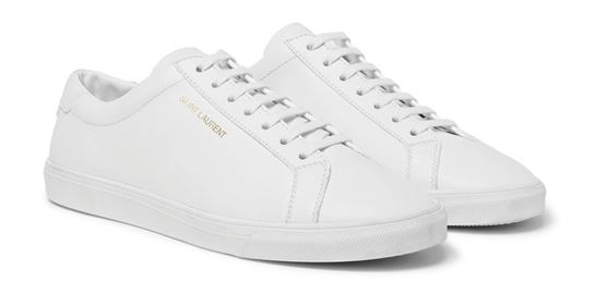 Τα λευκά sneakers δεν είναι μόνο για το καλοκαίρι