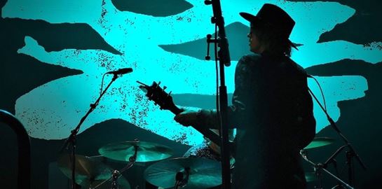 O Mike Scott έχει κάτι να μας πει πριν από την εμφάνιση των Waterboys στο Ηρώδειο