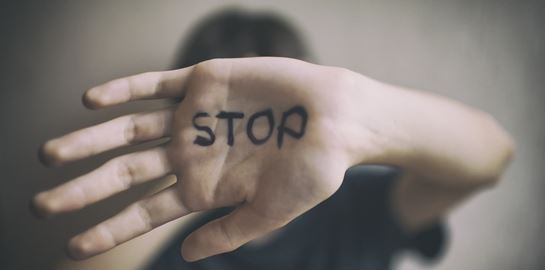 Τα νέα μέτρα της ΕΛΑΣ για την αντιμετώπιση της ενδοοικογενειακής βίας