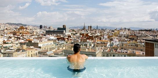 Αν ήθελες πάντα διακοπές σε σπίτι με ιδιωτική πισίνα, υπάρχει ένα Airbnb αποκλειστικά γι' αυτό