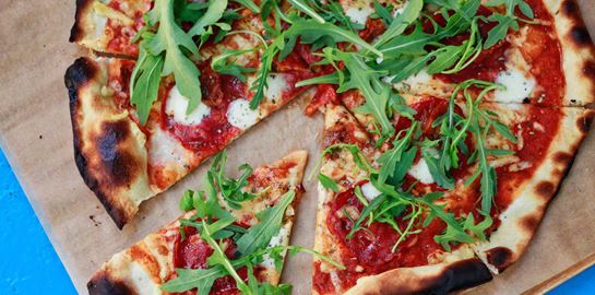 Κι όμως, η πίτσα στέλνει κόσμο στο νοσοκομείο