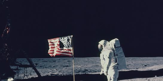 Η NASA έκλεισε τα 63 κι αυτές είναι οι σημαντικότερες στιγμές της ιστορίας της