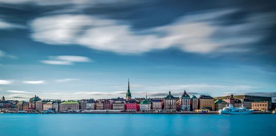 Γιατί η Σουηδία δεν εφαρμόζει περιοριστικά μέτρα για τον κορονοϊό