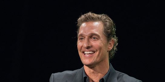 O Matthew McConaughey θέλει να επιστρέψουμε στα σινεμά