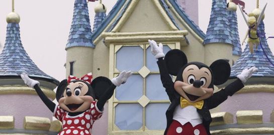 Η Ντίσνεϊλαντ θα μετατραπεί σε κέντρο εμβολιασμών