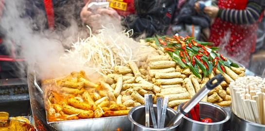 Trailer για το Street Food που ταξιδεύει στους πάγκους και τις καντίνες της Ασίας