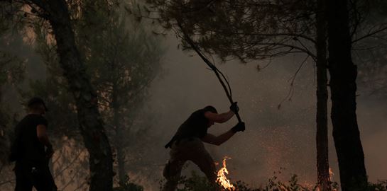 Οι επίσημοι φορείς που συγκεντρώνουν είδη ανάγκης για πυρόπληκτους