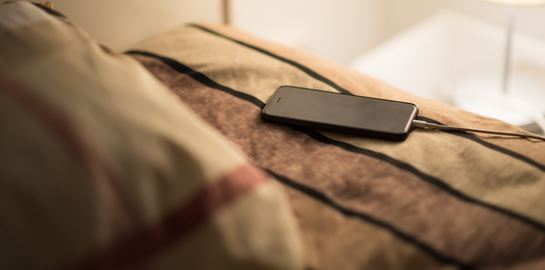 Το πρόβλημα με τη φόρτιση του κινητού το βράδυ