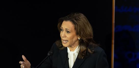 Τα σκουλαρίκια της Kamala Harris και το καλύτερο meme του debate