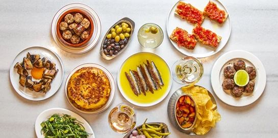 Αυτά τα 4 ολοκαίνουργια εστιατόρια της Αθήνας που μιλούν όλοι