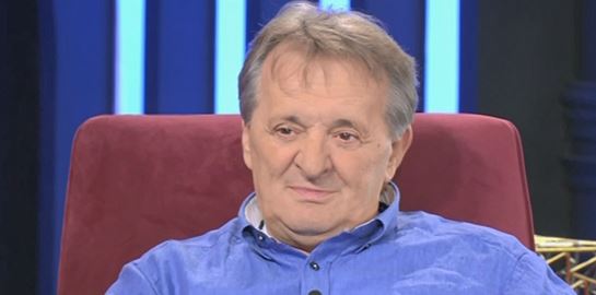 Όταν ο Δημήτρης Μητροπάνος βγήκε στο &#39;Καφενείο των Φιλάθλων&#39; του Γιώργου Γεωργίου