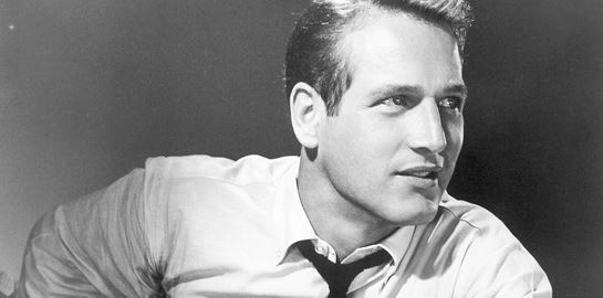 Η πασπαρτού άνεση του λευκού oxford πουκαμίσου