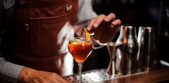 Έτσι χτίστηκε η αθηναϊκή μπαρ κουλτούρα