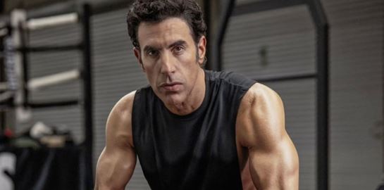 Sacha Baron Cohen: Απίστευτη μεταμόρφωση σε χρόνο ρεκόρ