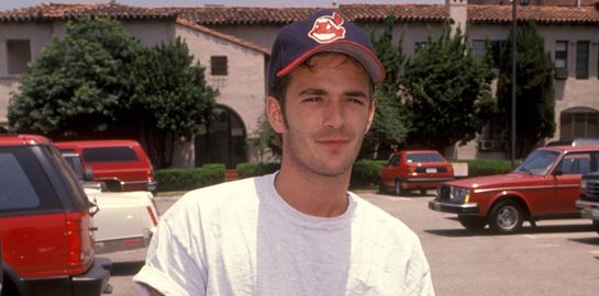 Ο Luke Perry, η νοσταλγία και το coolness των 90s σε φωτογραφίες
