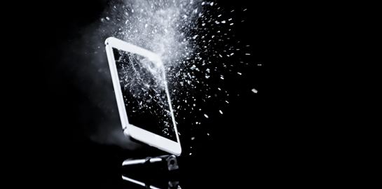 Τελικά μπορούν να χακάρουν το κινητό σου και να εκραγεί;