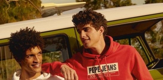 Η μεταμόρφωση της φύσης από εποχή σε εποχή, στην SS22 collection της Pepe Jeans