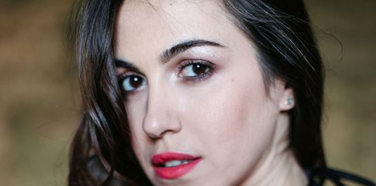 Η Ειρήνη Φαναριώτη είναι το κορίτσι της διπλανής πόρτας