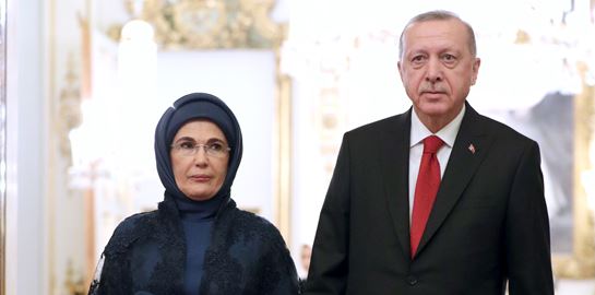 Ο Erdogan χτίζει νέα ανάκτορα, η τουρκική λίρα βυθίζεται