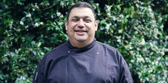 Η συνταγή του Χριστόφορου Πέσκια για το πιο δροσερό καρπάτσιο λαβράκι