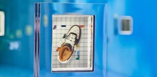 Μέσα στην έκθεση Louis Vuitton &amp; Nike Air Force 1 by Virgil Abloh