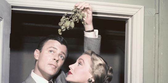 Ένα φιλί κάτω από το γκι