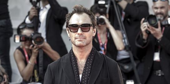 Ο Jude Law βρήκε το προσωπικό του στυλ