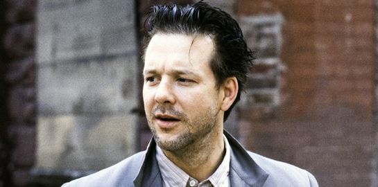 Ο Mickey Rourke ήταν ο βασιλιάς του boxy tailoring