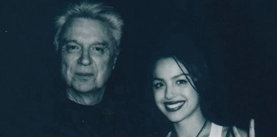 Ο David Byrne διασκευάζει το Drivers License της Olivia Rodrigo