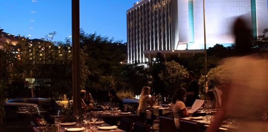 Οι νέοι κανόνες των εστιατορίων και των μπαρ