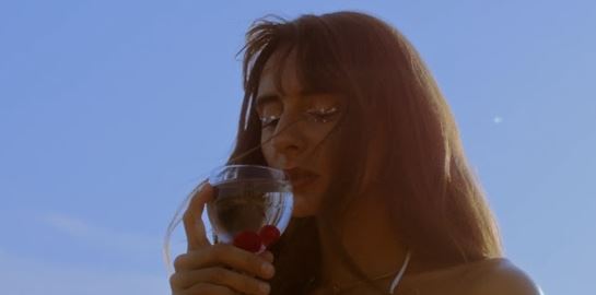 Ποια είναι η viral Cilia Katrali που γνωρίσαμε από το TikTok