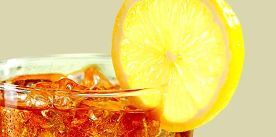 Spiked Arnold Palmer για τα μεσημέρια του καλοκαιριού