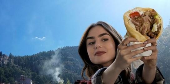 Κανείς δεν τρολάρει το Emily in Paris όπως το Netflix