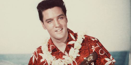 Φορώντας κοντομάνικο πουκάμισο με στυλ