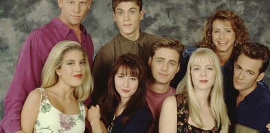 7 σειρές για να δεις αν σου λείπει το Beverly Hills 90210