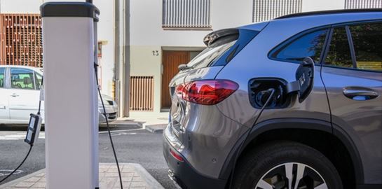 Τα ηλεκτρικά οχήματα μεταπωλούνται σε χαμηλότερη τιμή. Αλλά γιατί;