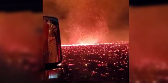 Ο κυκλώνας φωτιάς της Καλιφόρνιας που έγινε παγκόσμιο viral