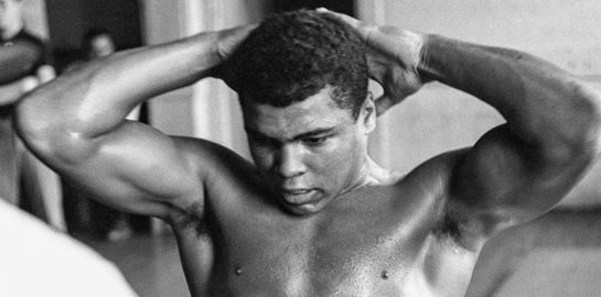 Αντί για κοιλιακούς, δοκίμασε αυτές τις 5 ασκήσεις