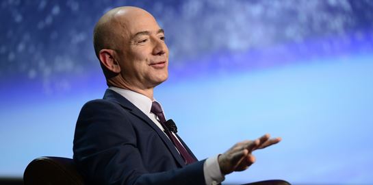 O Jeff Bezos ίσως γίνει ο πρώτος τρισεκατομμυριούχος στον πλανήτη