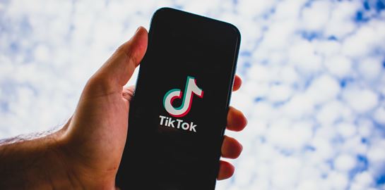 Η Κίνα επέβαλε βαρύ πρόστιμο στην εταιρεία του TikTok