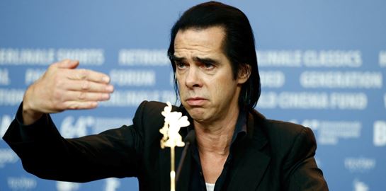 O Νιck Cave μόλις έβγαλε συλλογή με αντικείμενα