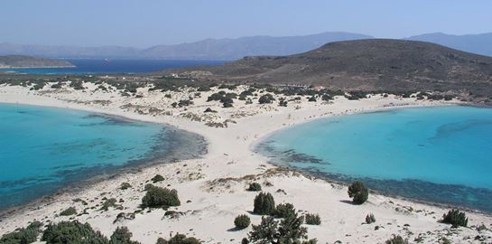 Πετώντας πάνω από τη μαγευτική Ελαφόνησο