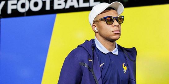 Ο Kylian Mbappé μόλις απέκτησε ένα απίθανο αμάξι που όμως δε μπορεί να οδηγήσει